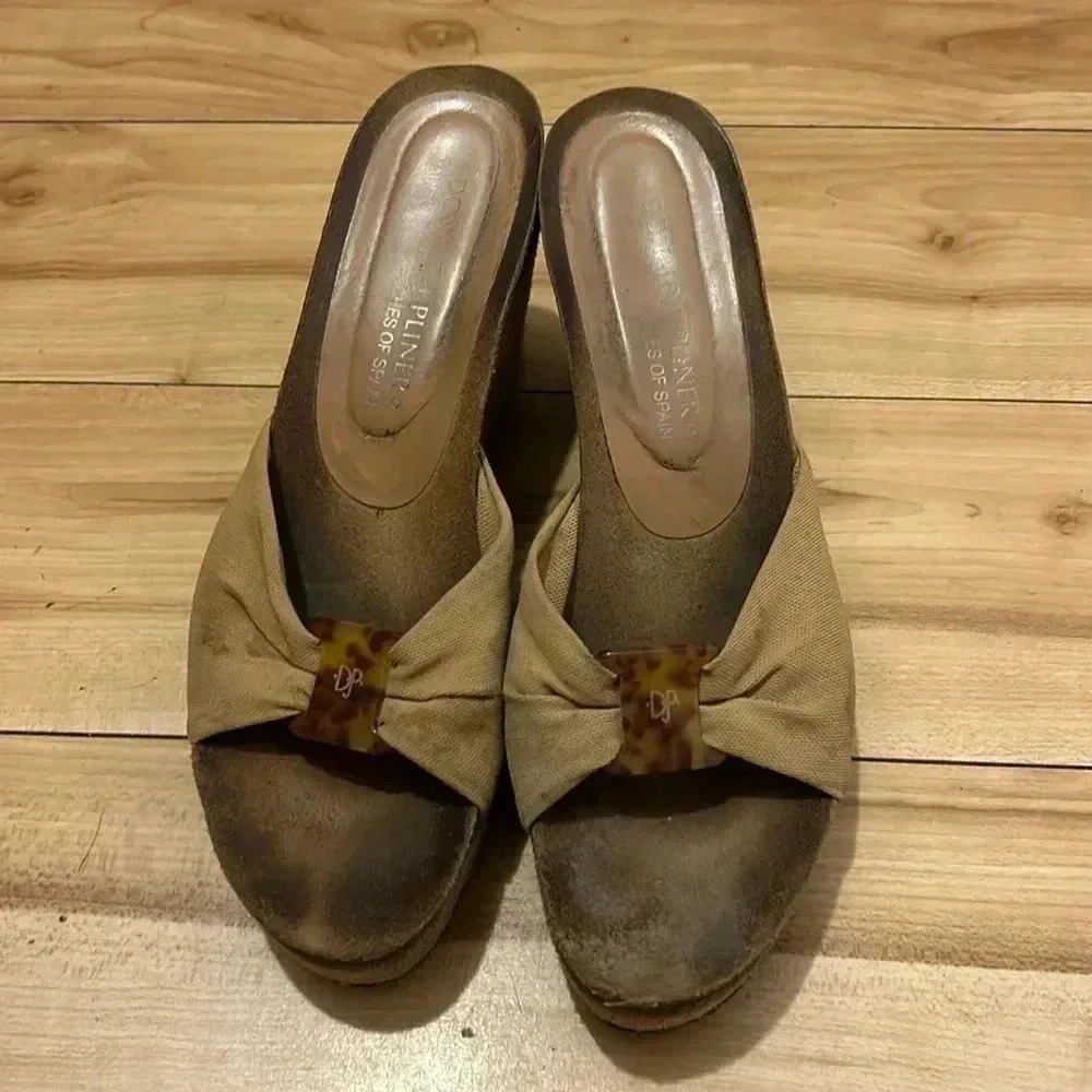 Donald pliner slip on wedges